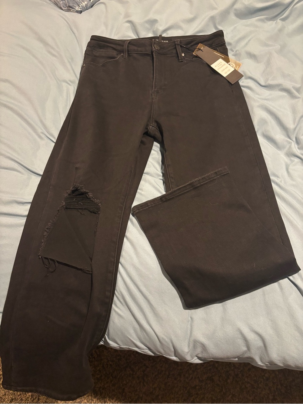 NWT Risen Jeans w/hole distressing